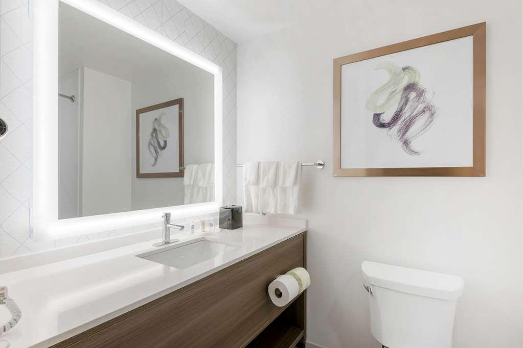 Comfort Suites St. Augustine Historic District Area Room photo